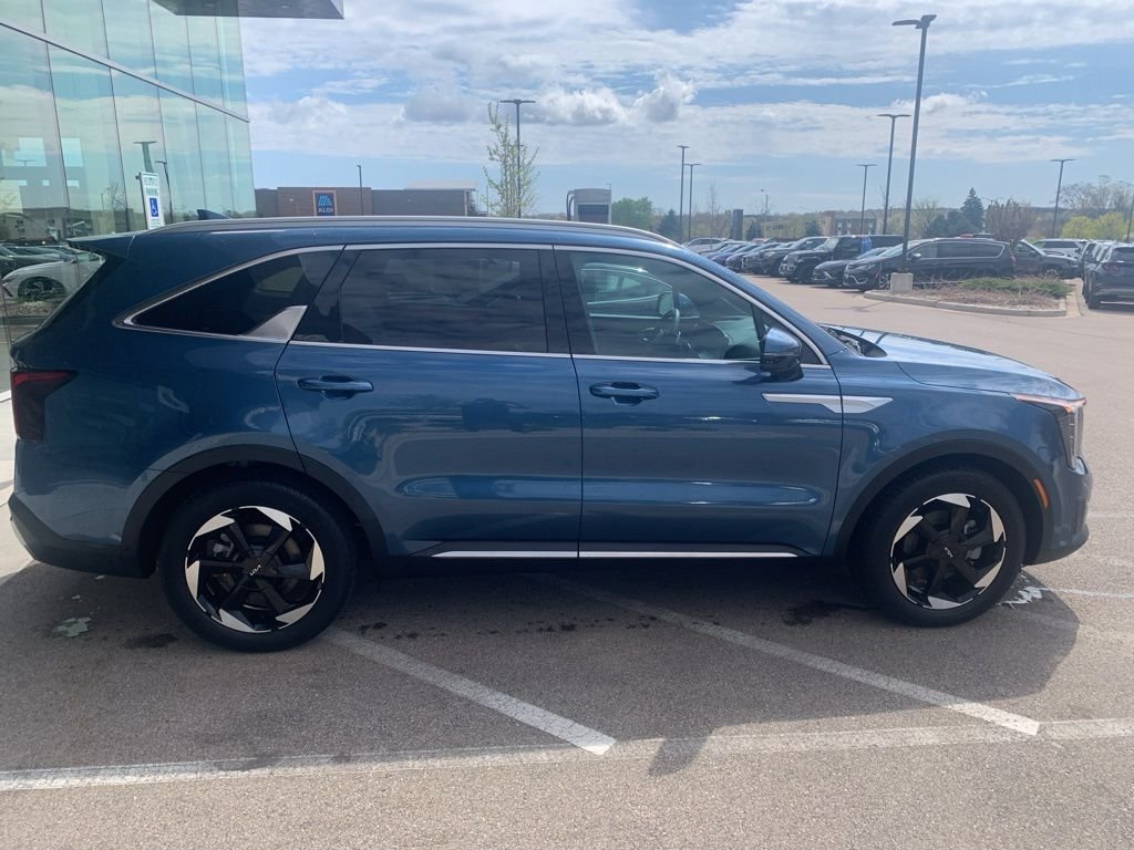 Used 2025 Blue Kia SX Prestige image 8