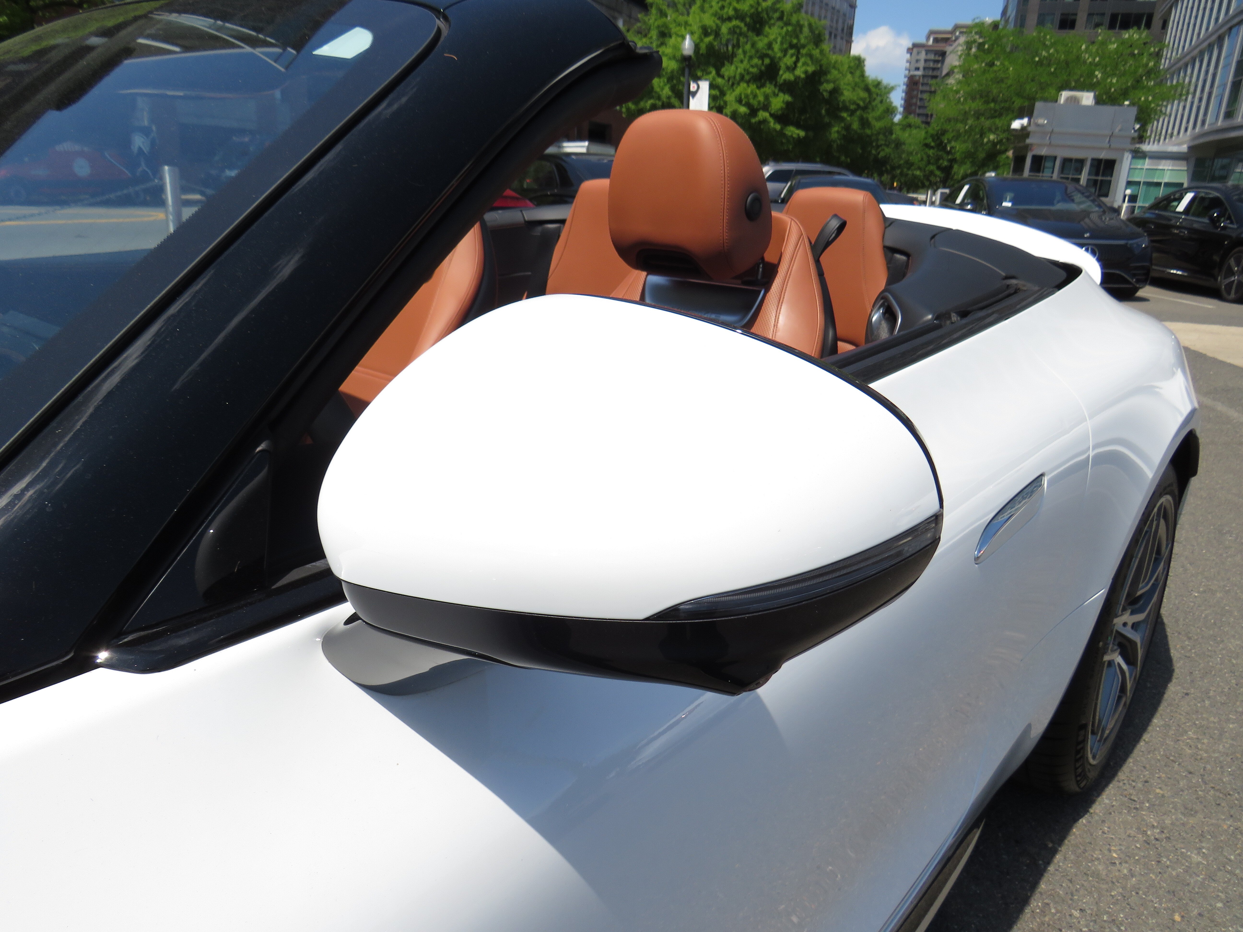 Certified Used 2022 MANUFAKTUR Moonlight White Metallic Mercedes-Benz AMG® SL 55 image 27
