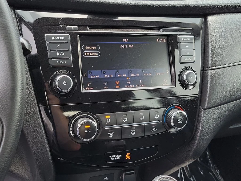 Used 2019 Black Nissan S image 28