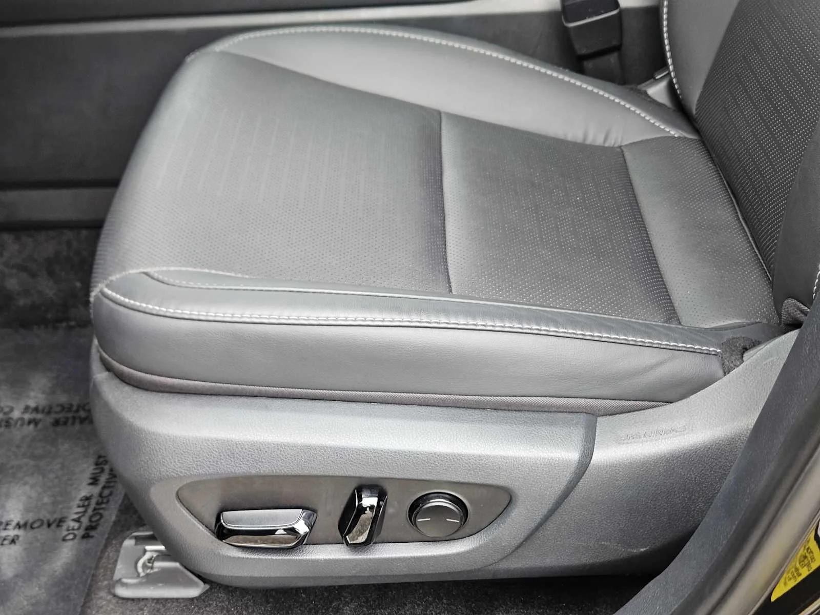 Certified Used 2024 CAVIAR Lexus  image 19