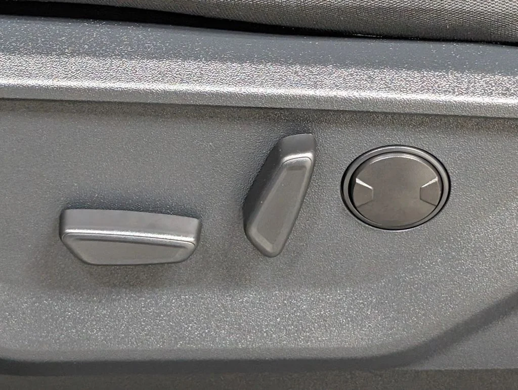 New 2026 Avalanche Ford XLT image 16