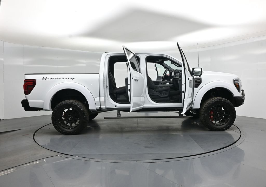New 2025 Oxford White Ford Lariat image 4