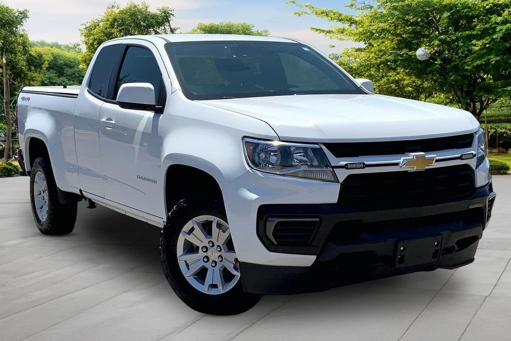 Used 2022 White Chevrolet LT image 3