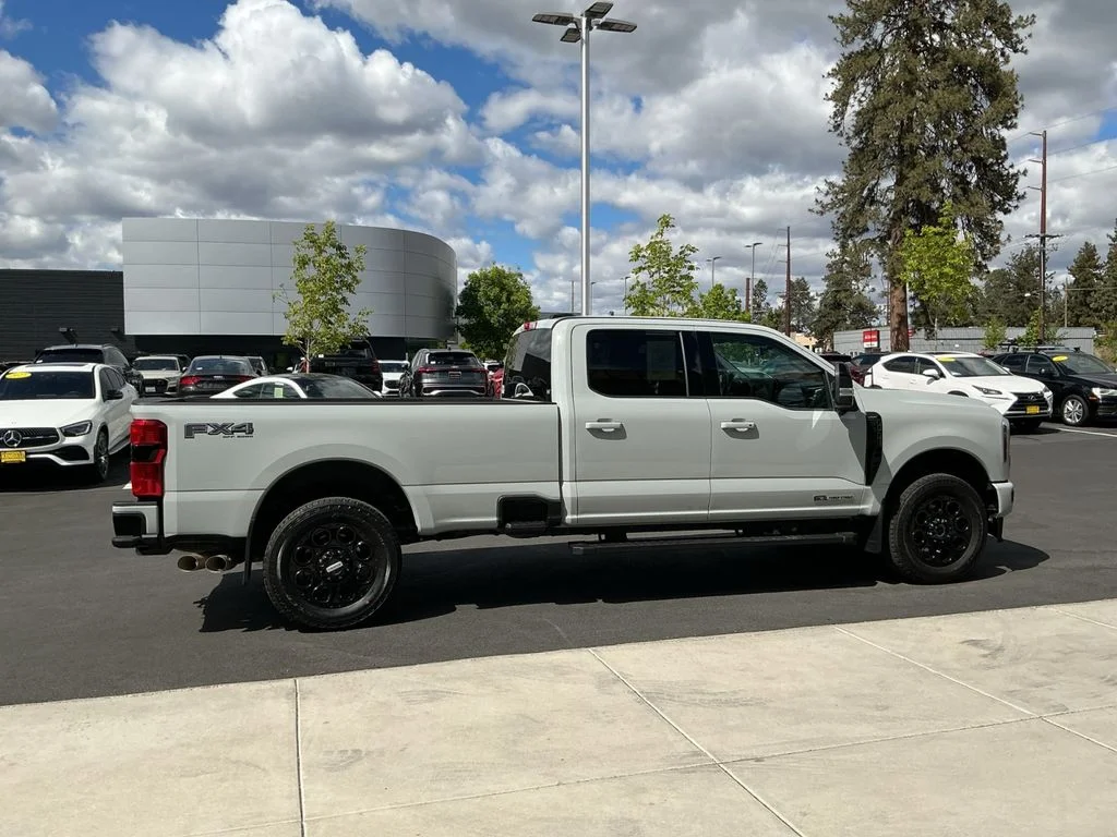 Used 2025 White Ford Lariat image 6