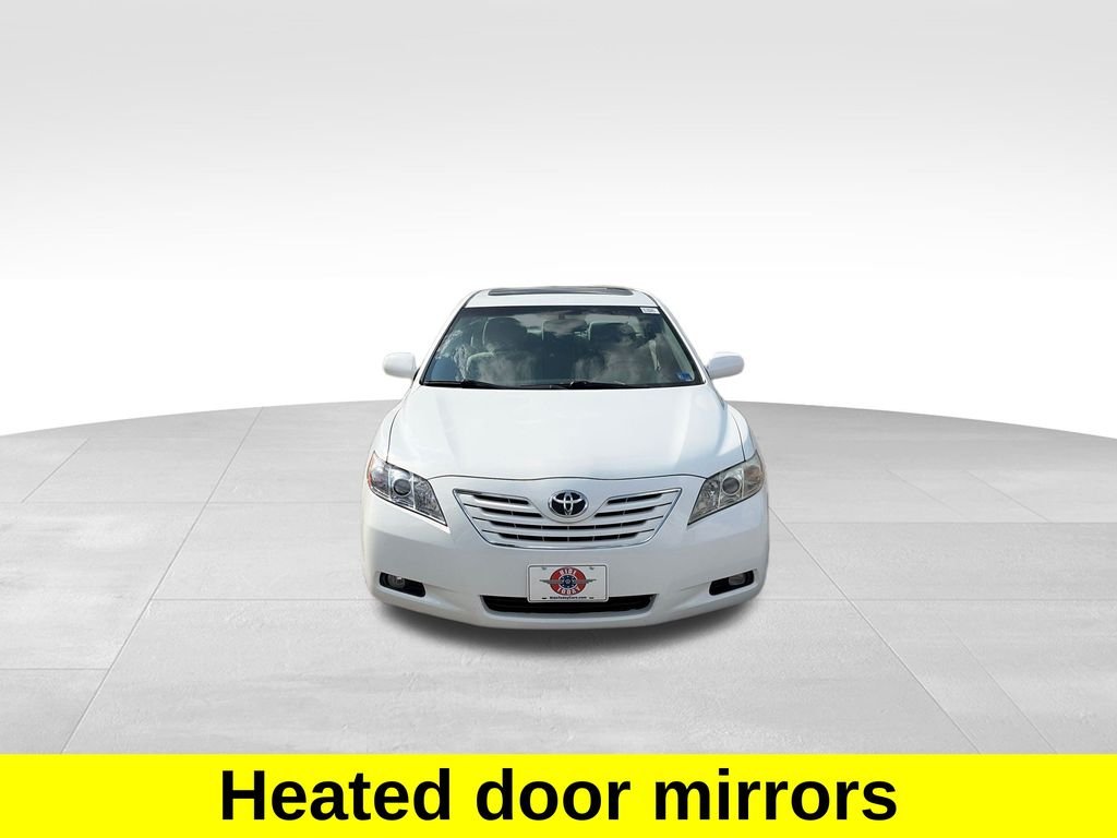 Used 2009 Super White Toyota XLE image 8