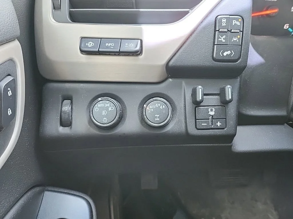 Used 2018 Onyx Black GMC Denali image 13