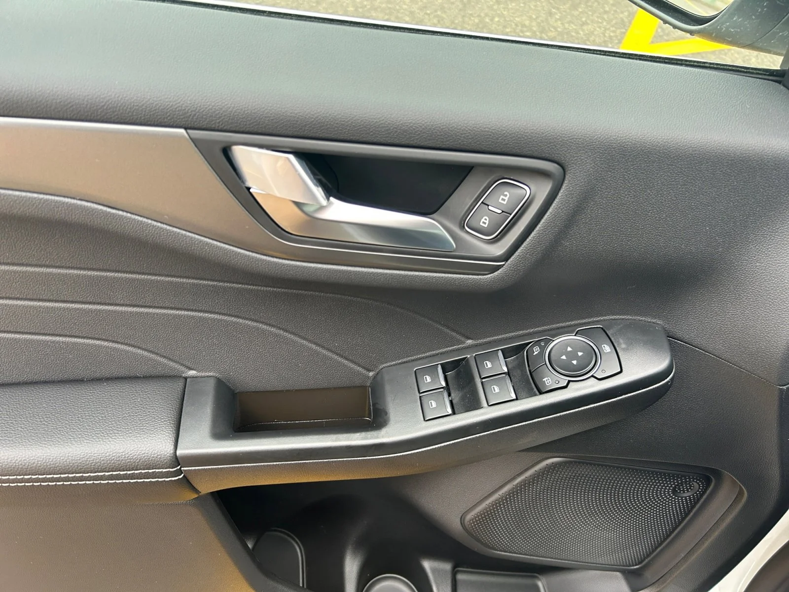 New 2026 Star White Metallic Tri-Coat Ford PHEV image 17