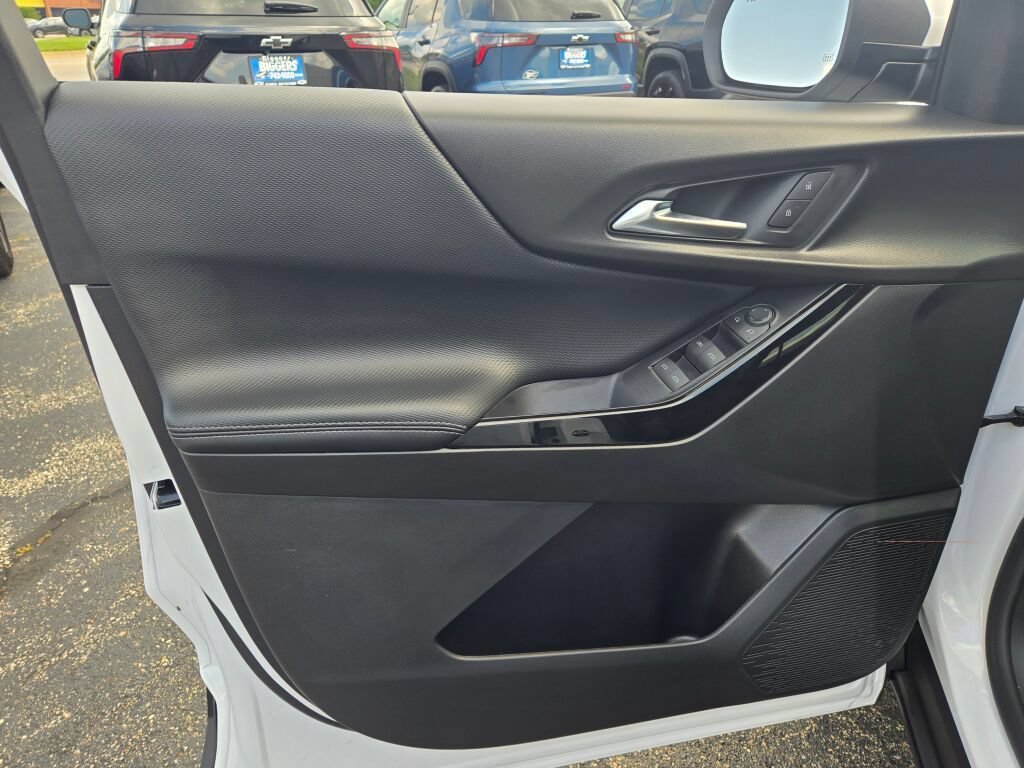 2027 Chevrolet Equinox LT - Photo 16