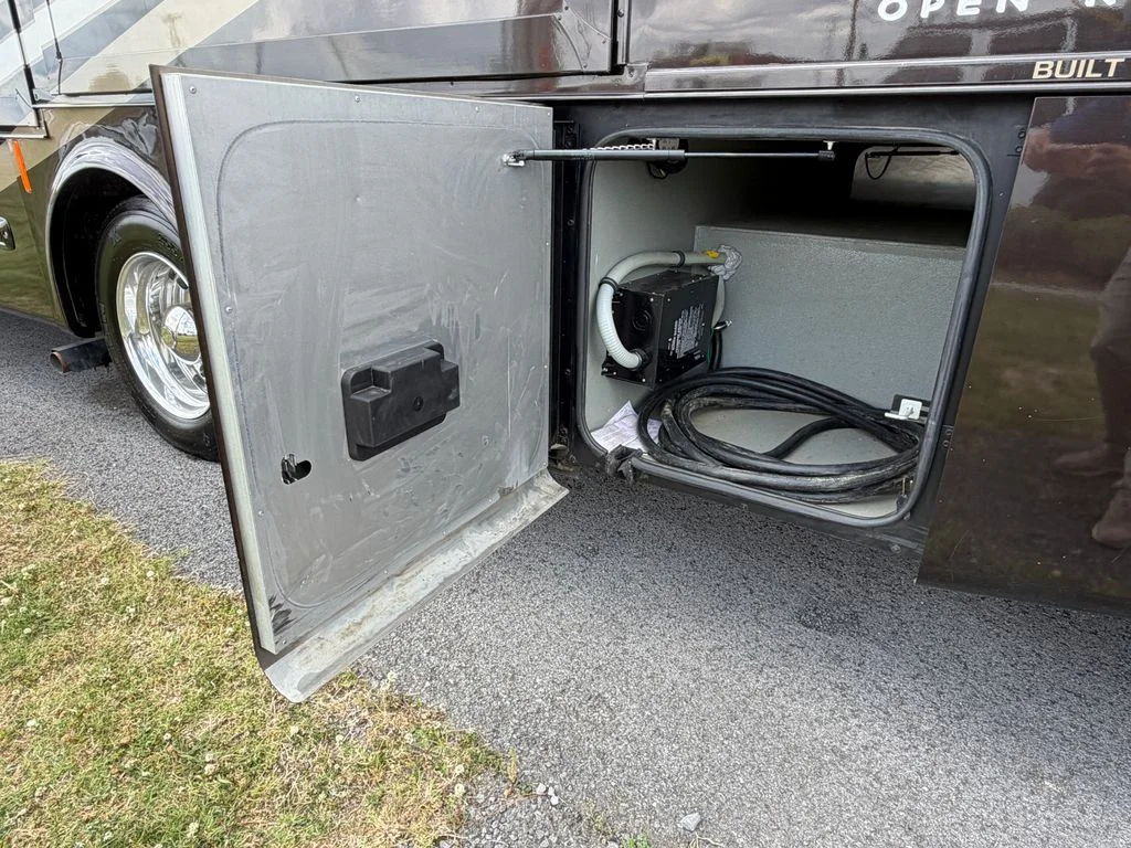 Used 2014  Tiffin  image 20