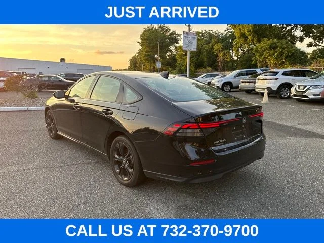 Used 2025 Crystal Black Pearl Honda SE image 6