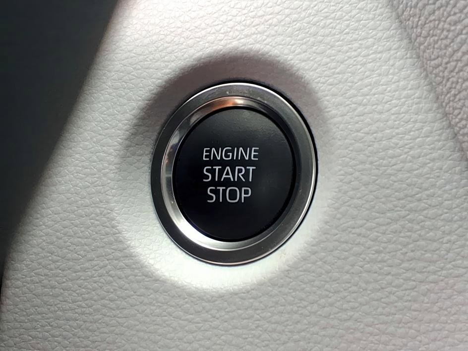 Used 2026 Wind Chill Pearl Toyota SE image 22
