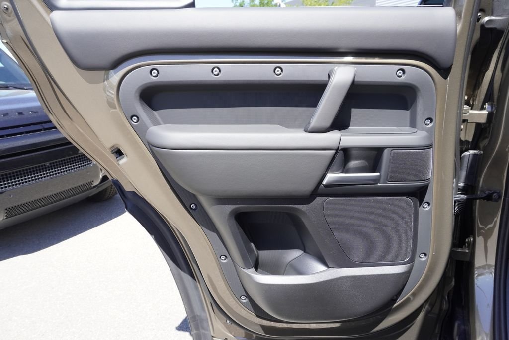 New 2026 Gondwana Stone LAND ROVER X-Dynamic SE image 28