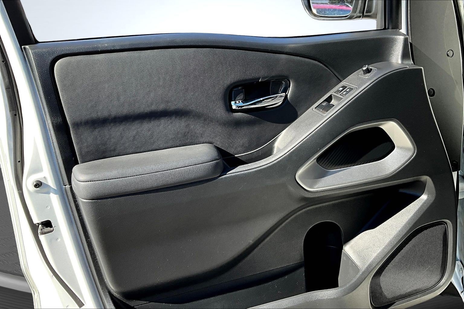 Used 2024 White Nissan SV image 18