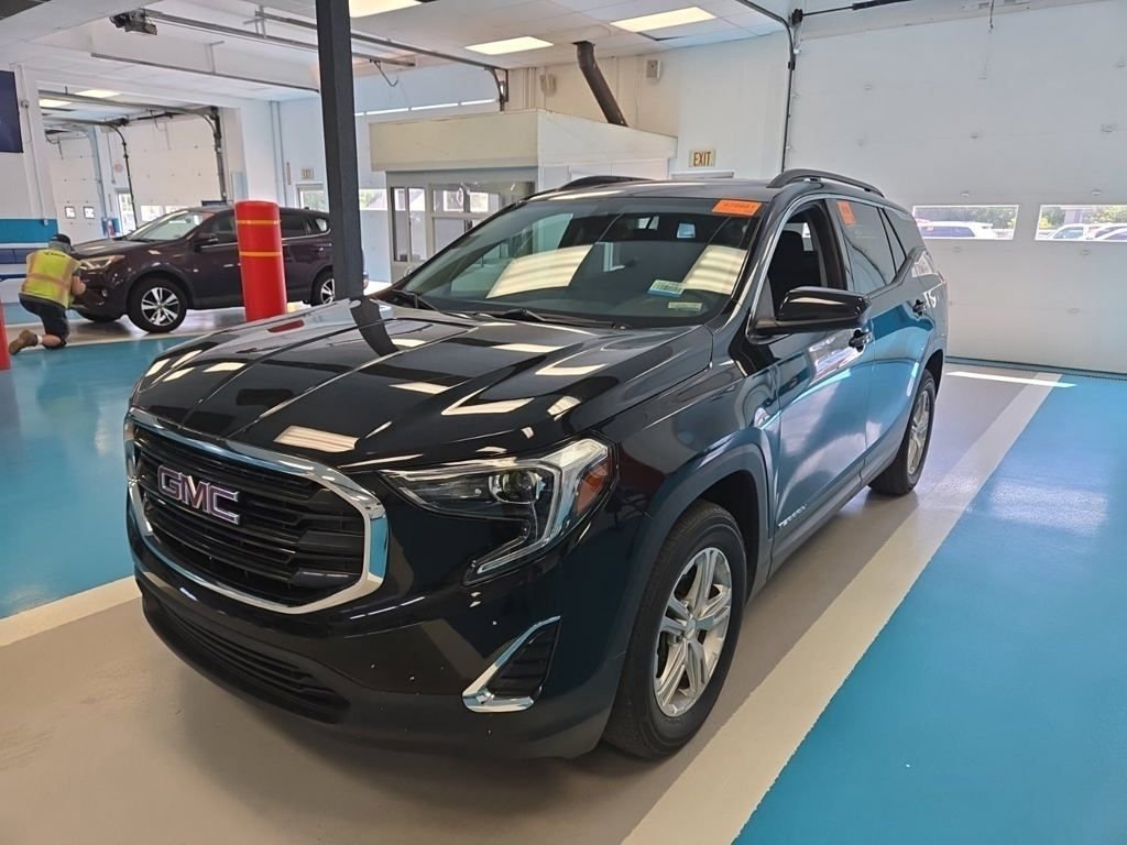 Used 2020 Black GMC SLE image 7