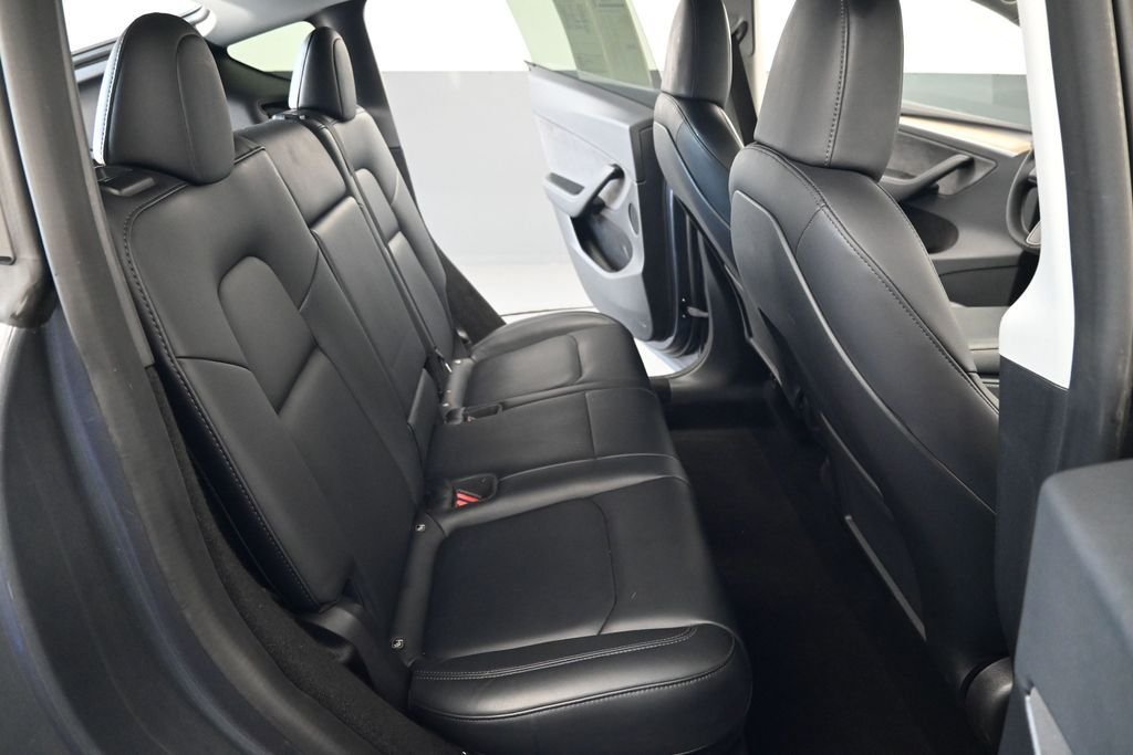 Used 2022  Tesla Long Range image 27