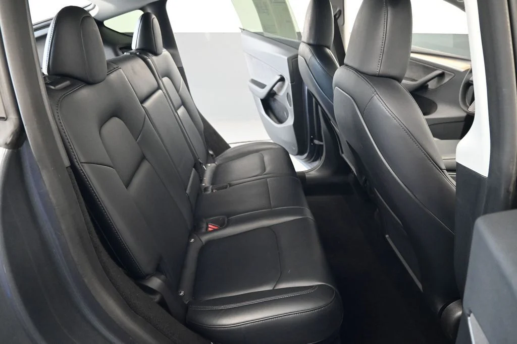 Used 2022  Tesla Long Range image 27