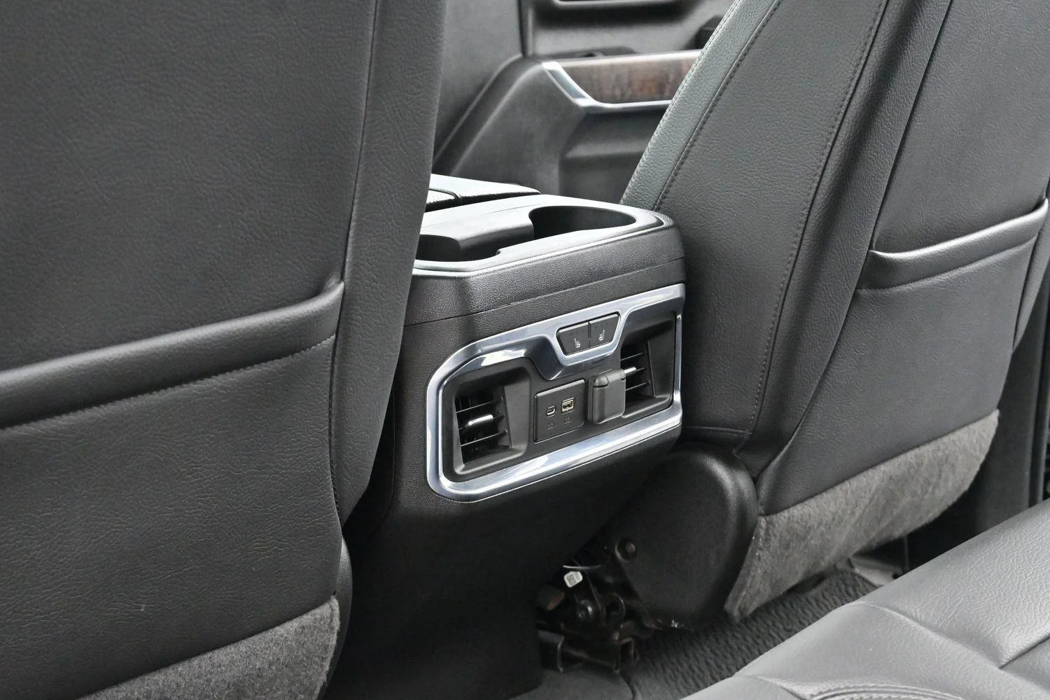 Used 2022 Hunter Metallic GMC Denali image 31