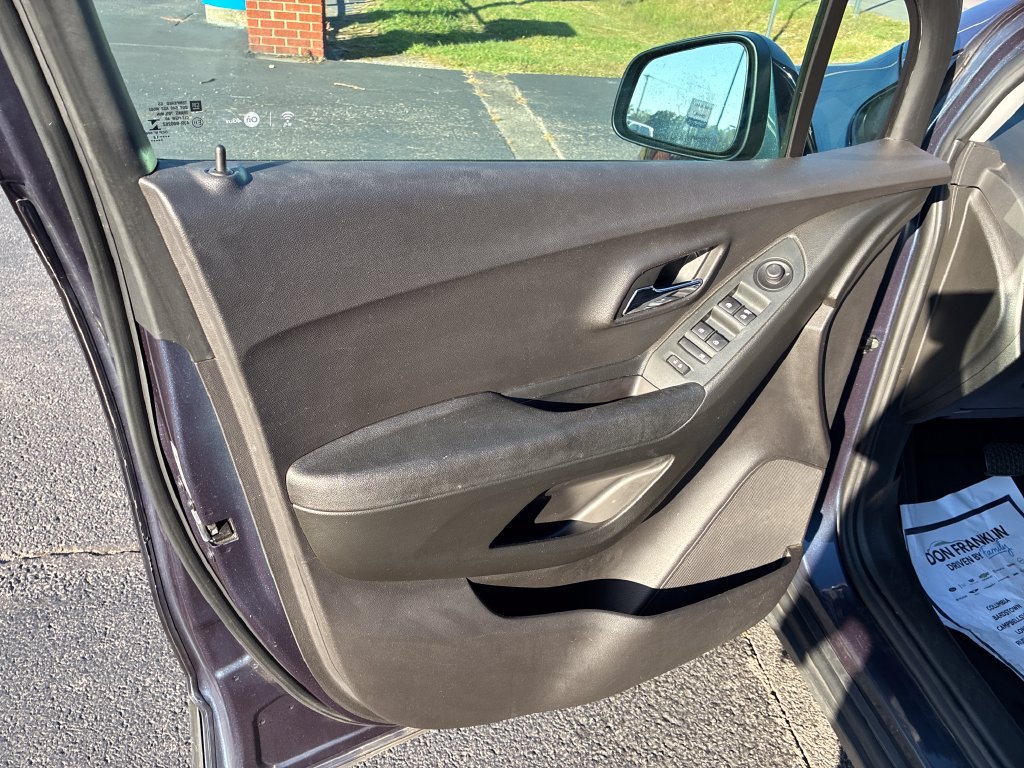 Used 2018 Blue Chevrolet LS image 12