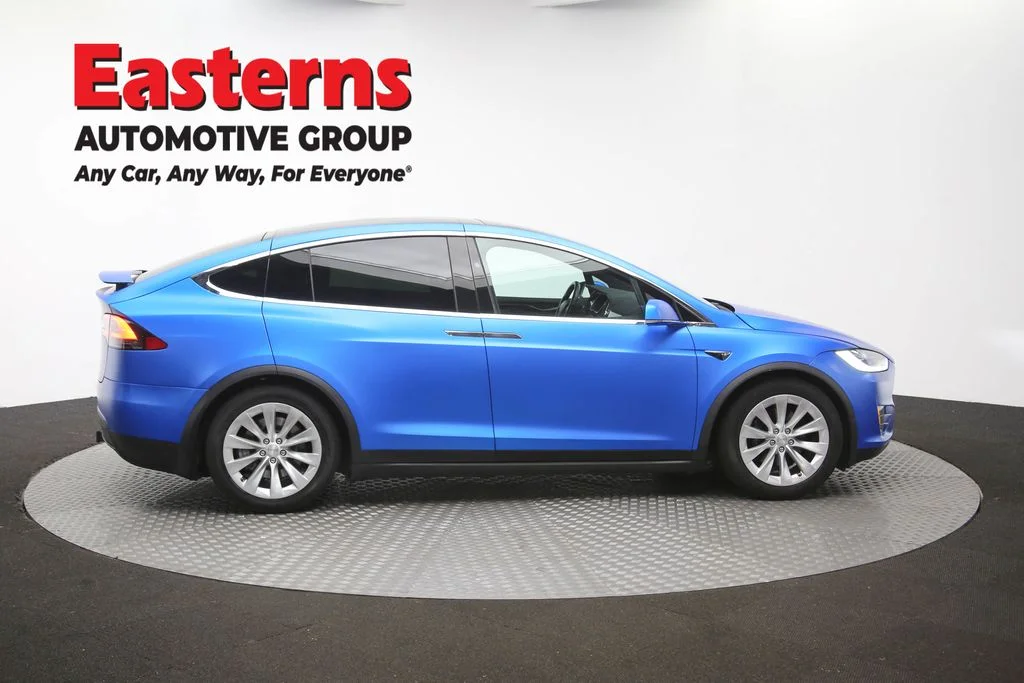 Used 2019 Blue Tesla 75D image 40