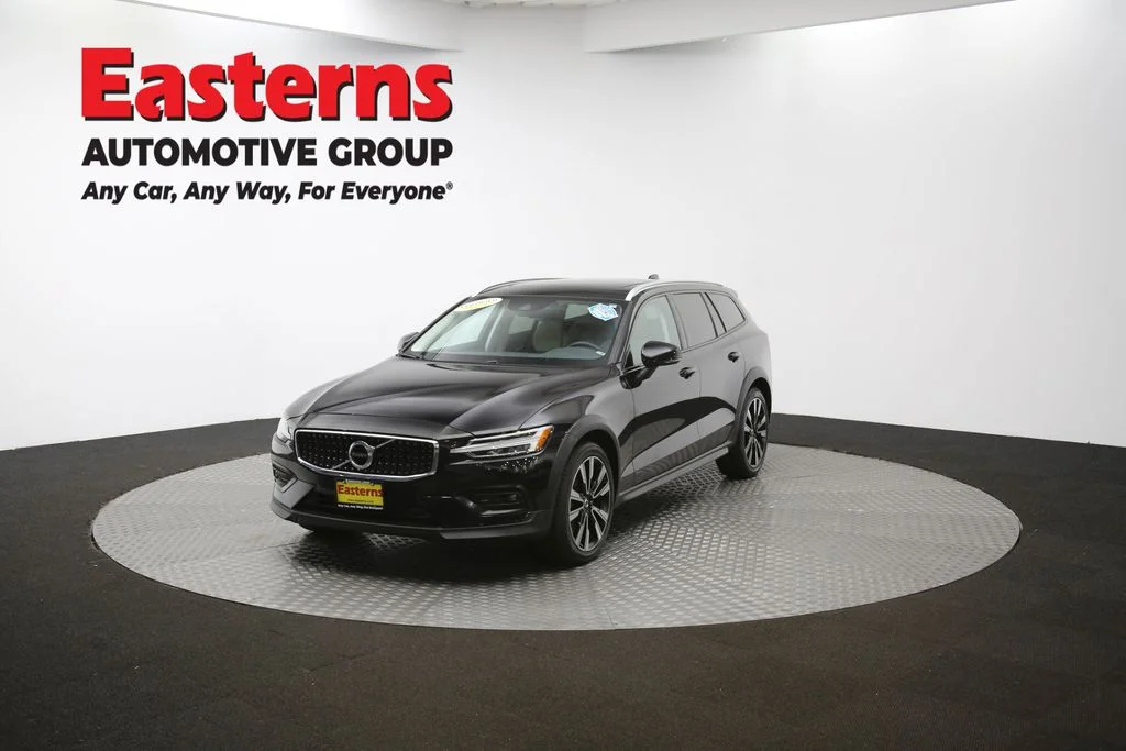 Used 2022 Black Volvo T5 image 52