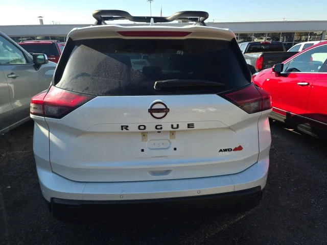 Used 2025 White Nissan Rock Creek image 9
