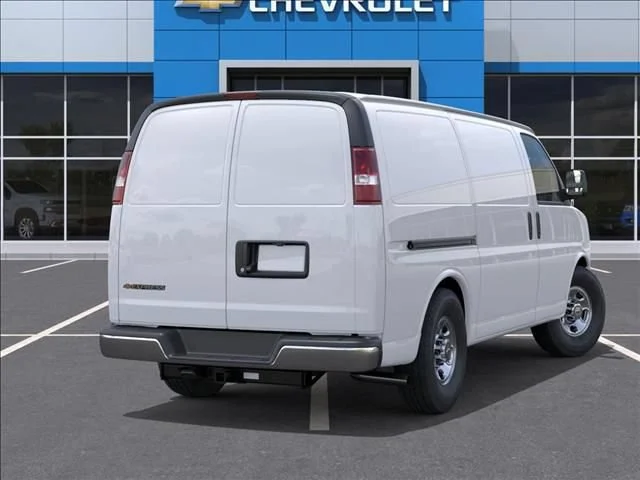 New 2026 Summit White Chevrolet WT image 4