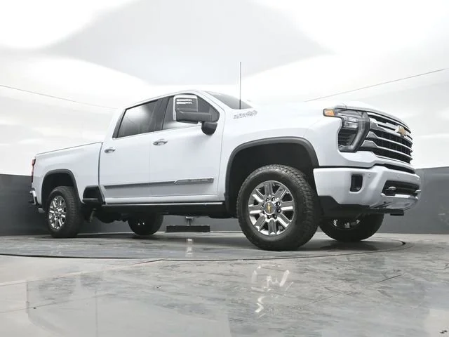 New 2026 Polar White Tricoat Chevrolet High Country image 15