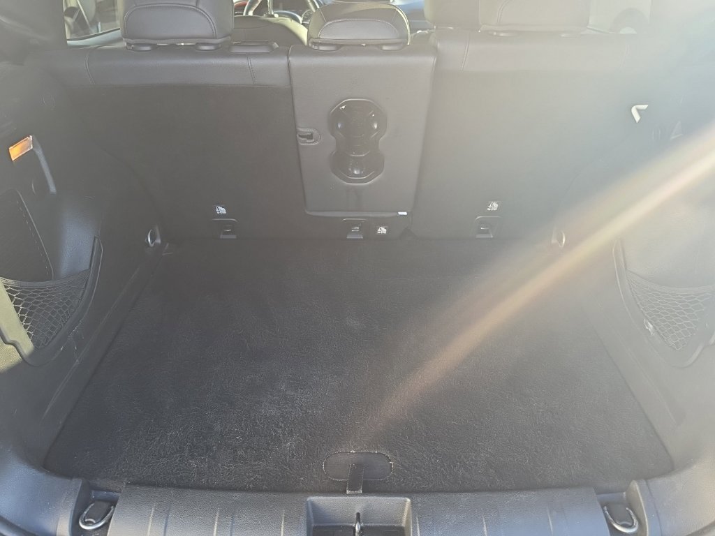 Used 2018 White Jeep Trailhawk image 24