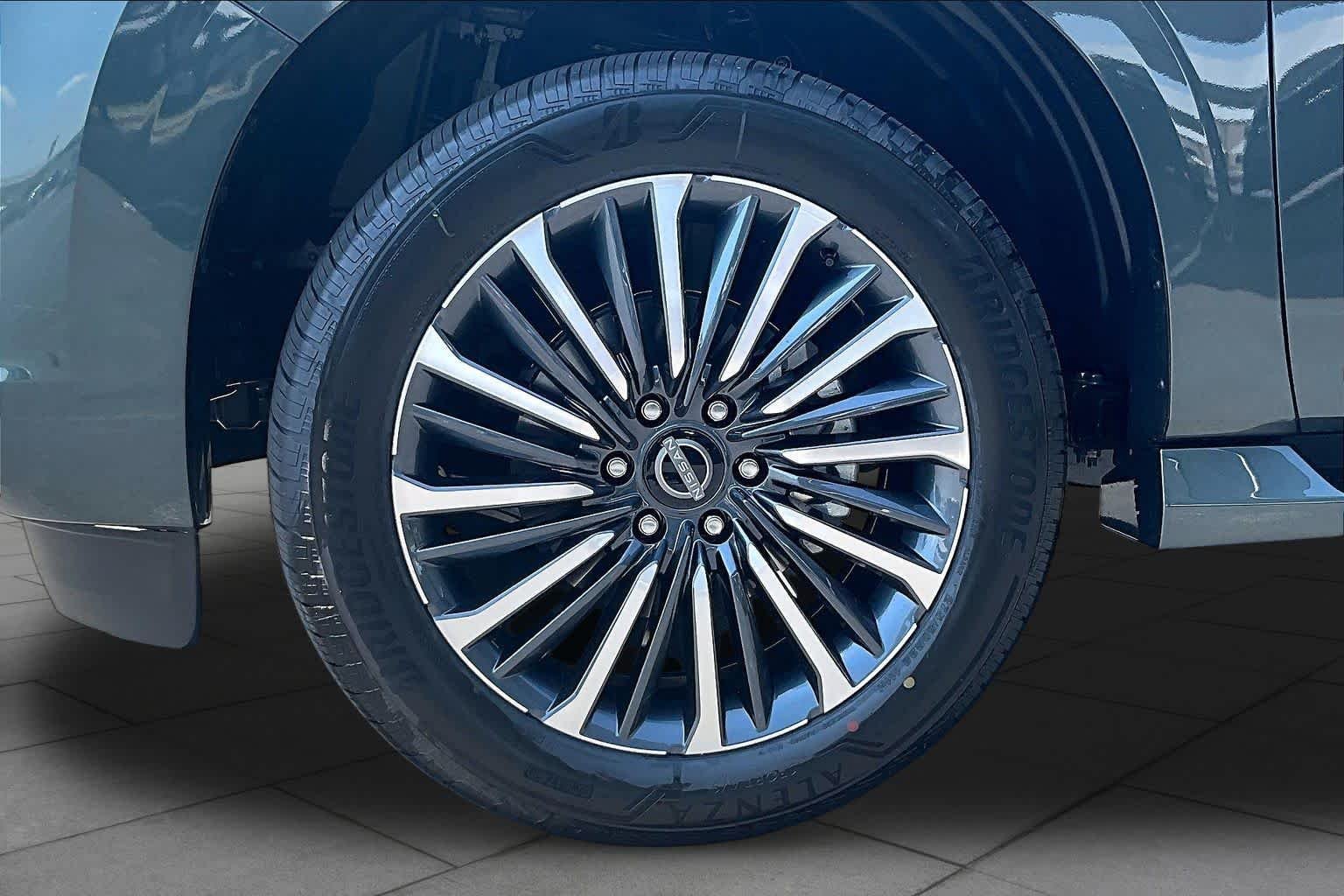 New 2026 Alpine Metallic/Super Black Nissan Platinum Reserve image 11