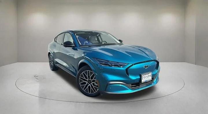 New 2026 Adriatic Blue Metallic Ford Premium image 1