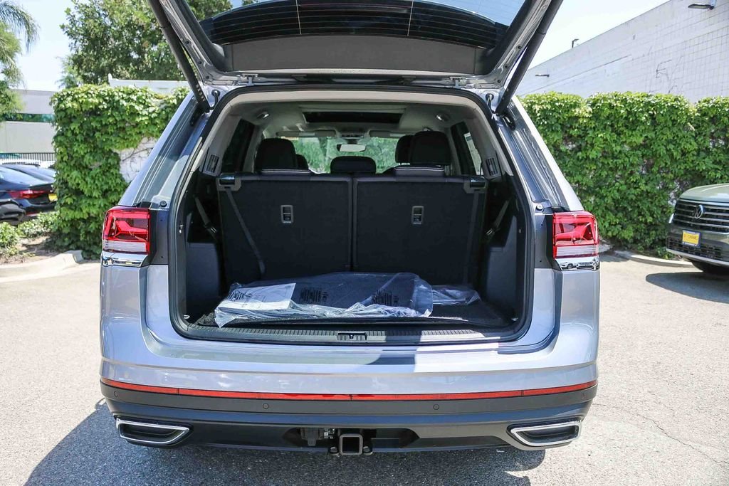 New 2026 Silver Volkswagen 2.0T SE w/Technology image 20