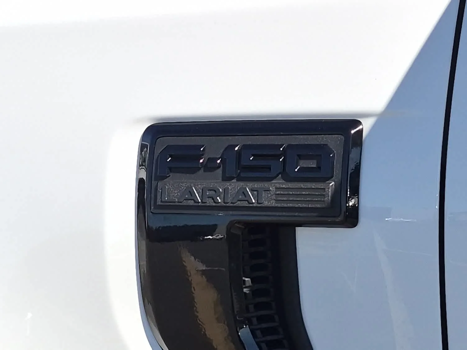 Certified Used 2023 Oxford White Ford LARIAT image 22
