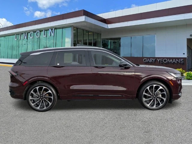 Certified Used 2025 Red Metallic Lincoln Black Label image 3