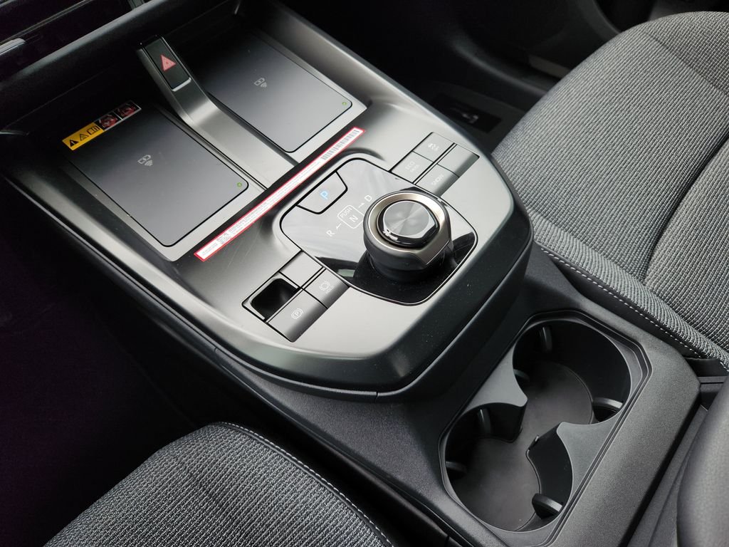 2026 Toyota bZ XLE - Photo 16