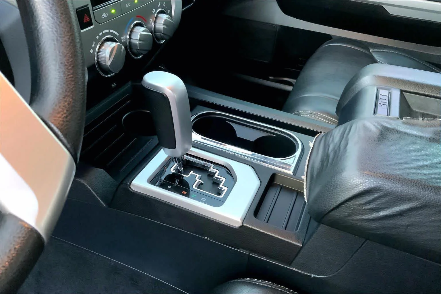 Used 2019 Midnight Black Metallic Toyota SR5 image 16