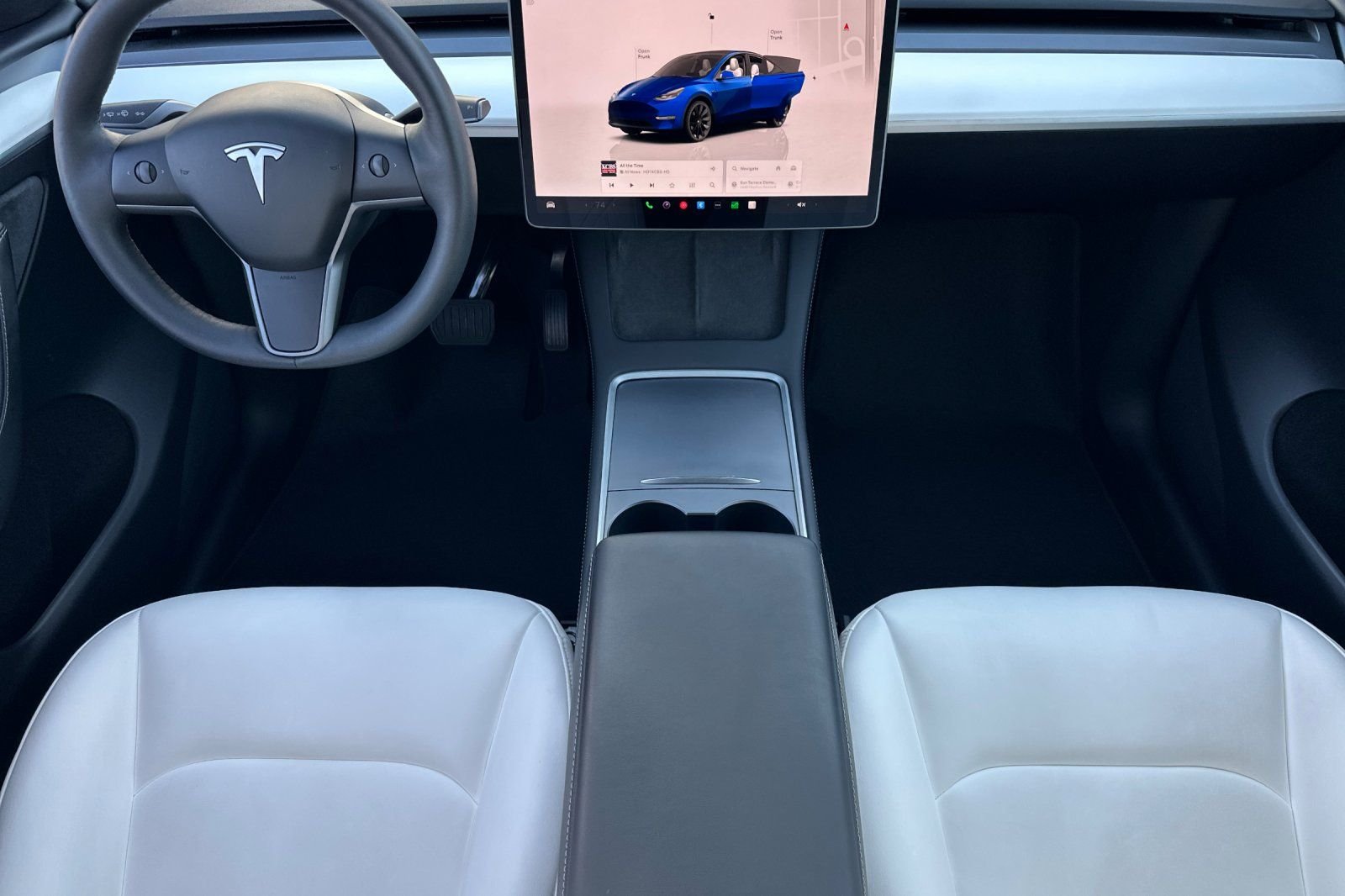 2025 Tesla Model Y Long Range - Photo 10