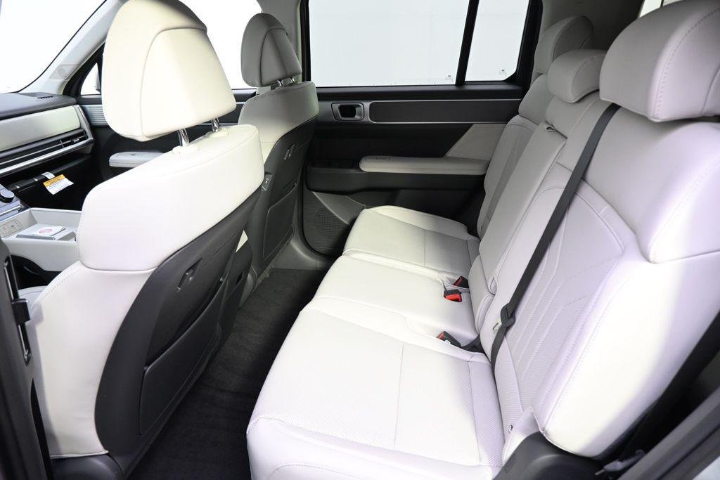 New 2026 Shimmering Silver Hyundai SEL image 21