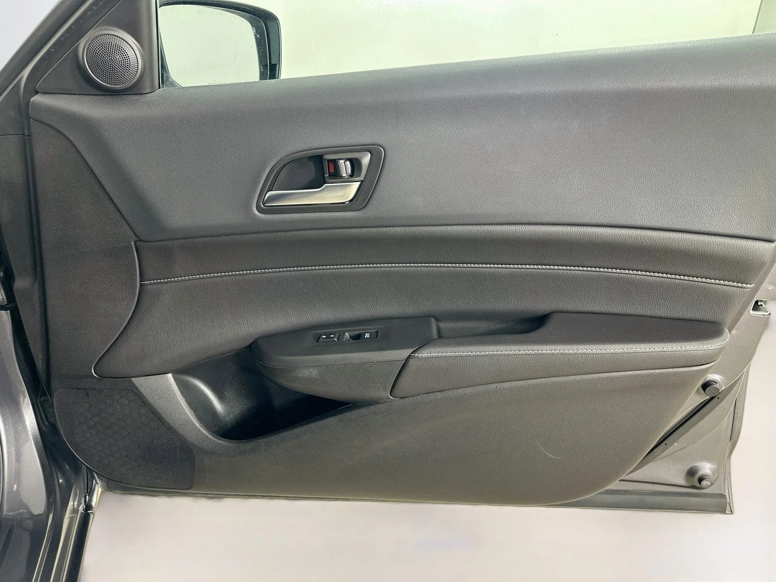 Used 2019  Acura  image 41