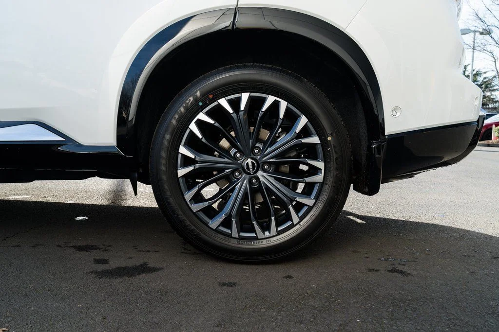 New 2026 Everest White Pearl TriCoat Nissan Platinum image 7