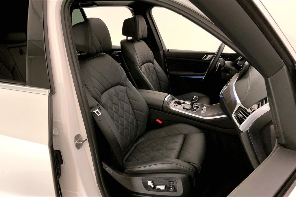 Used 2023 Mineral White Metallic BMW  image 6
