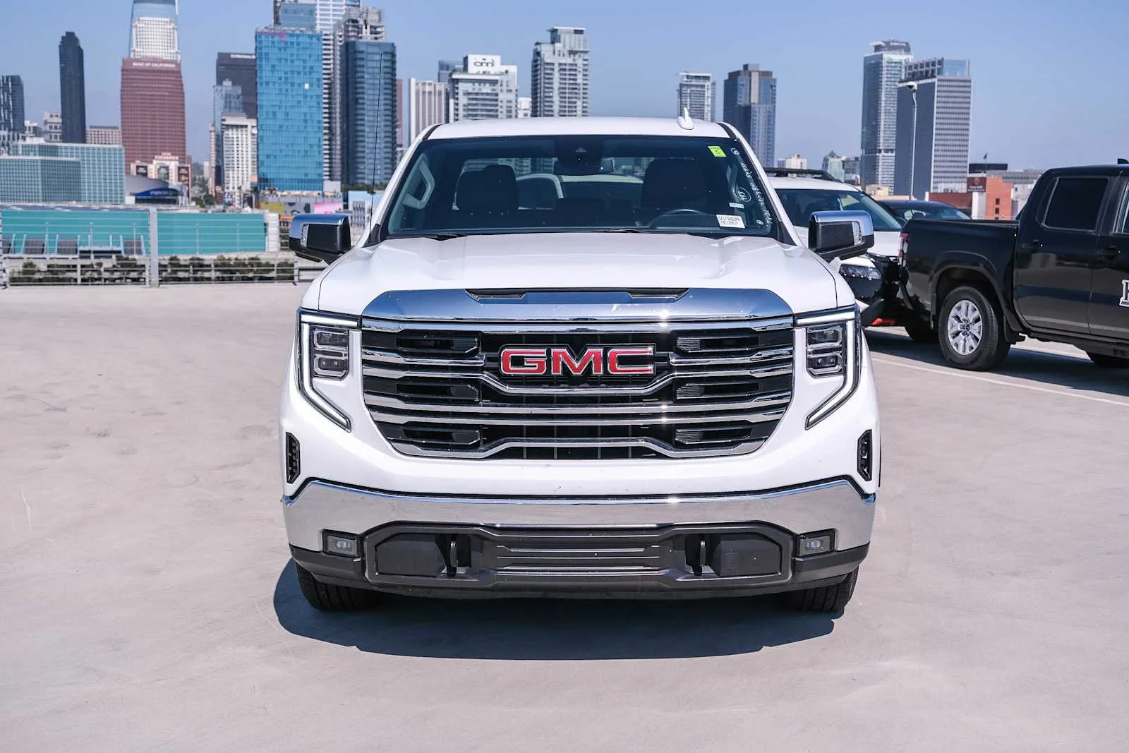 Used 2025 Summit White GMC SLT image 2