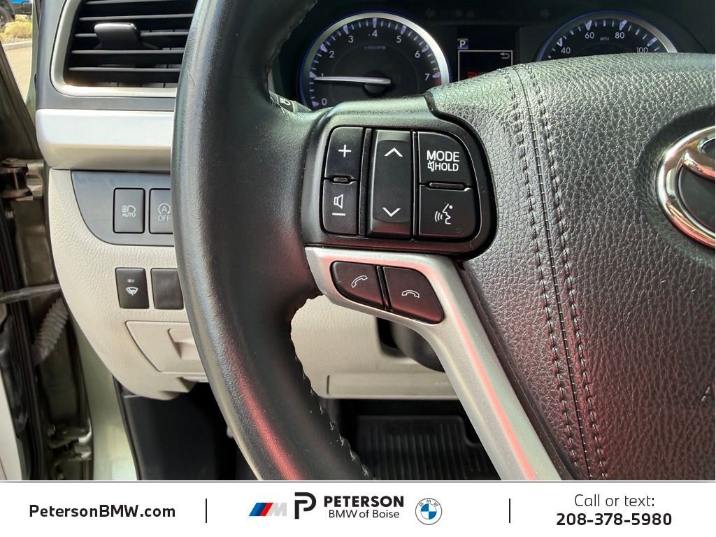 Used 2019 Green Toyota XLE image 33