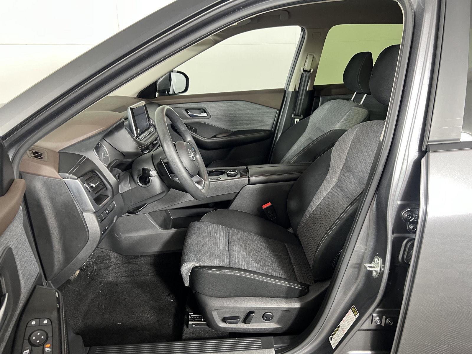 Used 2023 Gun Metallic Nissan SV image 13