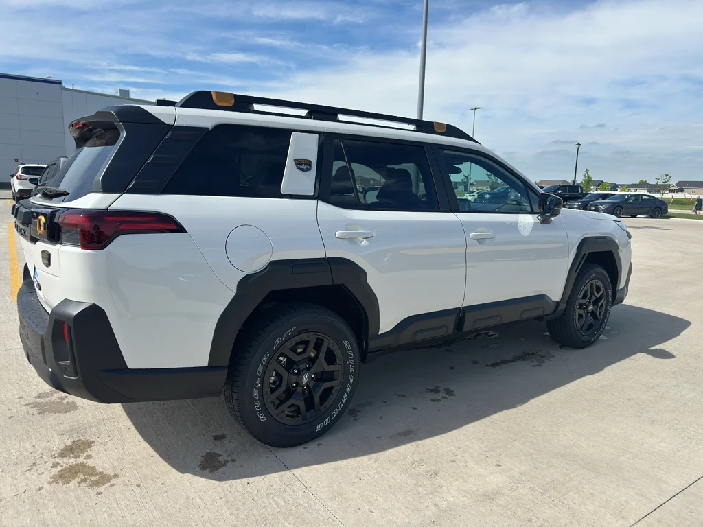 New 2026 CRYSTAL WHITE PEARL Subaru Wilderness image 5