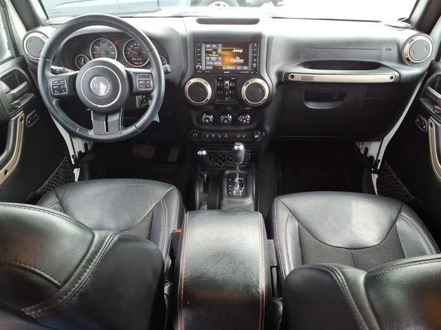 Used 2017 White Jeep Unlimited Sahara image 25