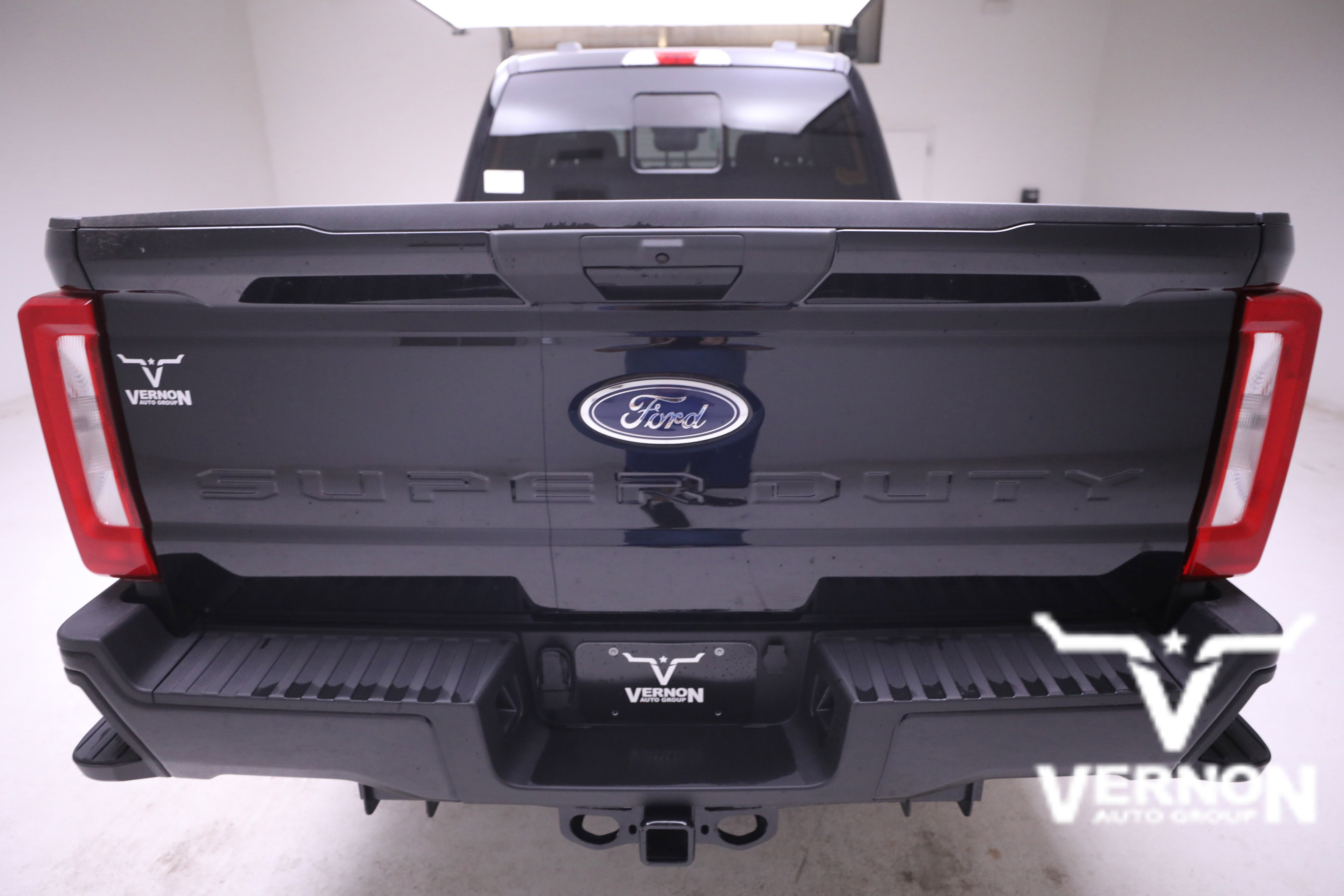 New 2026 Agate Black Metallic Ford  image 4