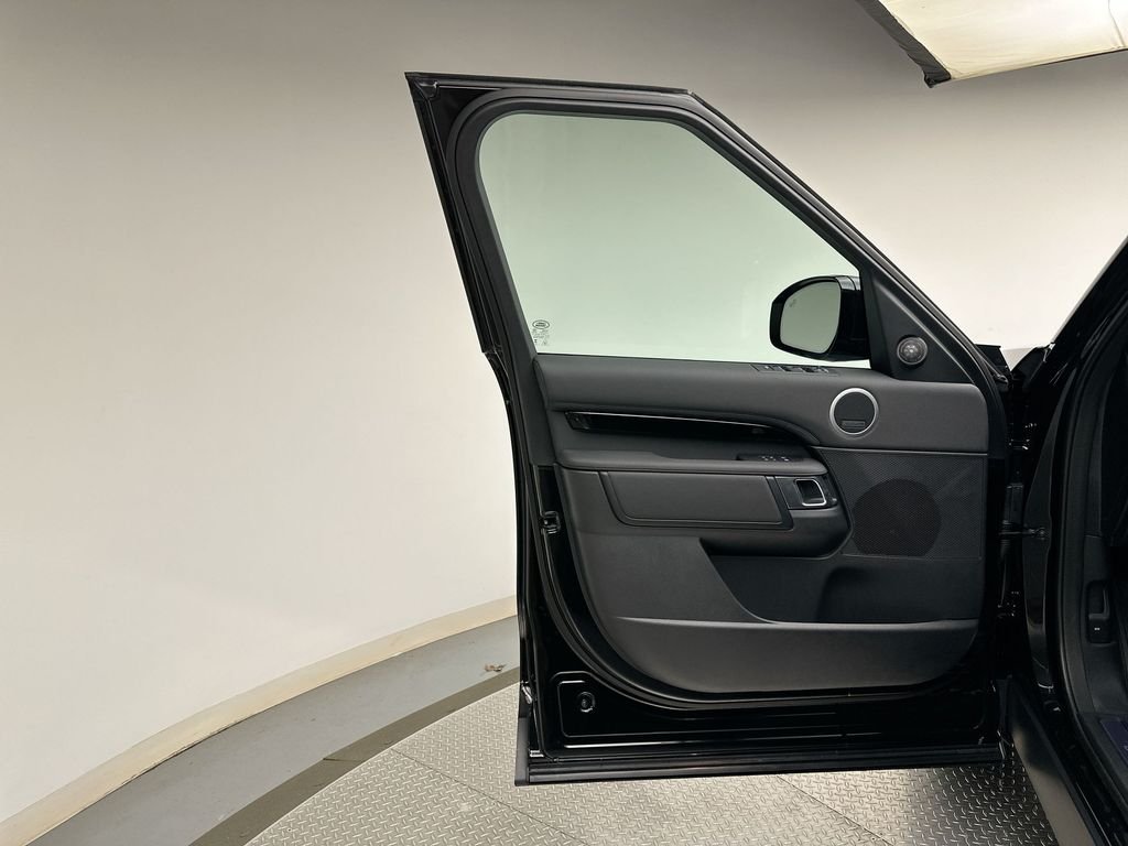 New 2026 Santorini Black Land Rover S image 9