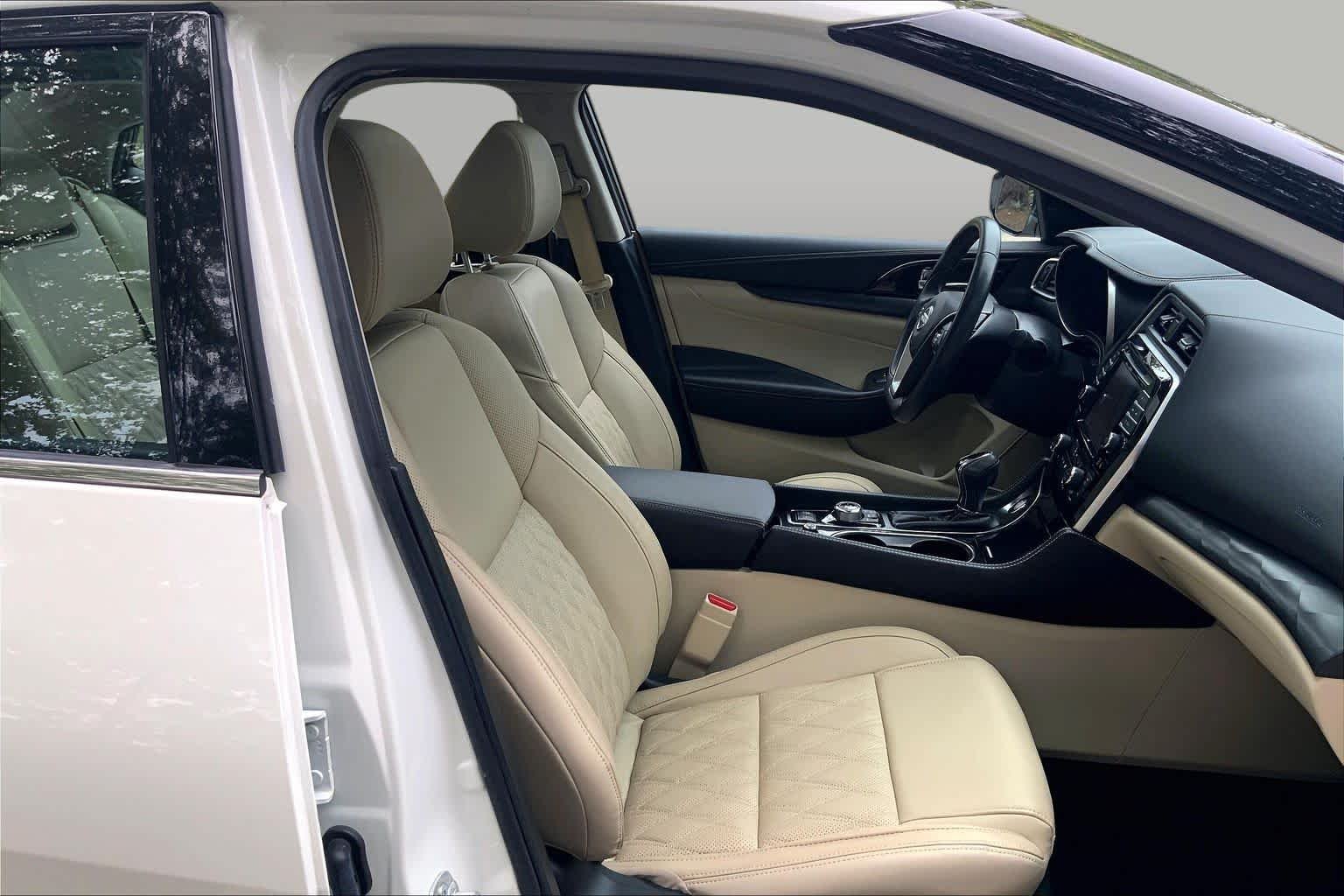 Used 2023 Pearl White Tricoat Nissan Platinum image 7