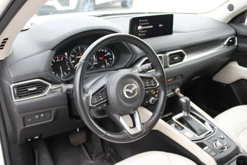 Used 2021 White Mazda Grand Touring image 31