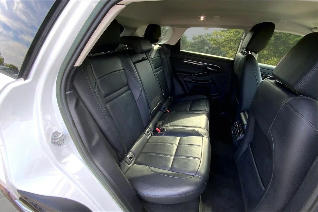 Used 2023 White Land Rover S image 24